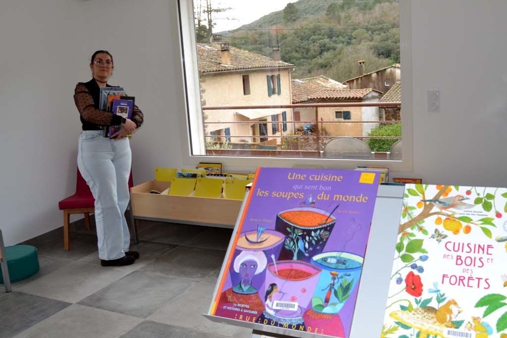 Elodie est ses livres